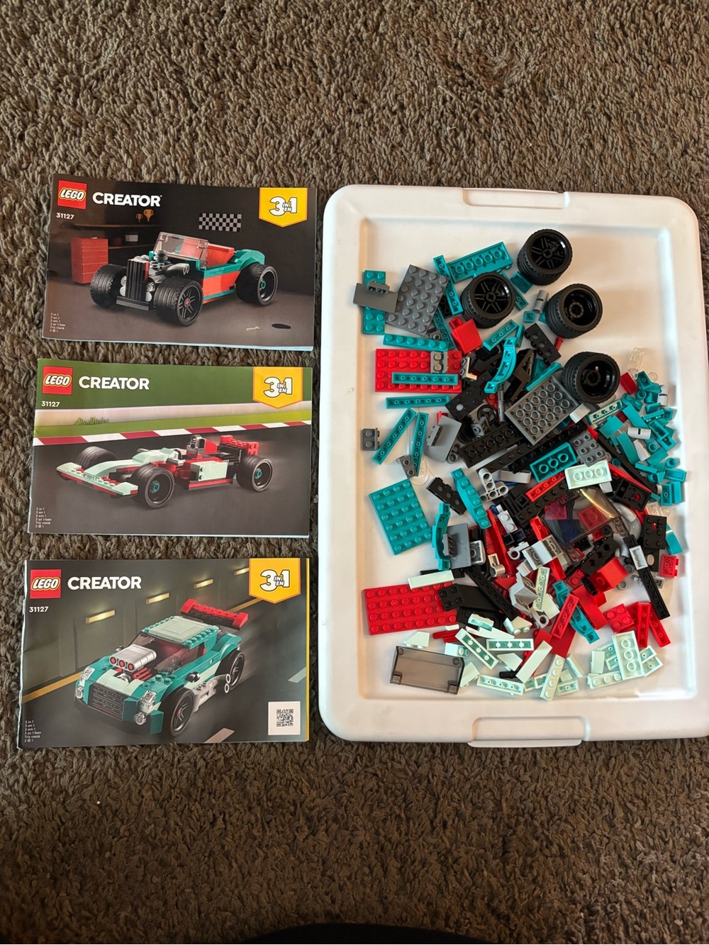 LEGO 31127 Creator 3 in 1 Red Teal Race Car Building Set - Picture 1 of 3